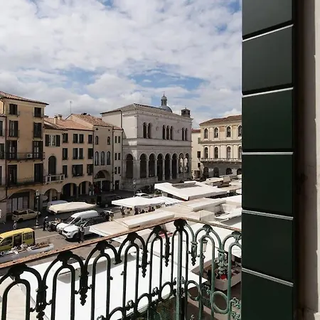 Apartment Enjoy - Orologio, Piazza Dei Signori
