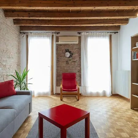 Enjoy - Orologio, Piazza Dei Signori Apartment