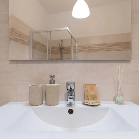 Enjoy - Orologio, Piazza Dei Signori *